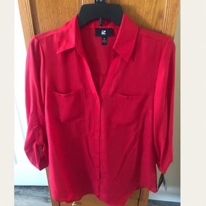 Red 3/4 sleeve button up blouse